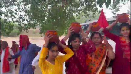 औरंगाबाद: फेसर के शतचंडी महायज्ञ की कलश यात्रा में उमड़ी भीड़, श्रद्धालु पुनपुन नदी से जल भरकर मंदिर पहुंचे, 23 मई तक चलेगा यज्ञ