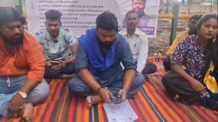 सातारा: ओव्हरलोड वाहनांची वाहतूक बंद करण्याबाबत ऑल इंडिया पॅंथर सेनेचे प्रादेशिक परिवहन अधिकारी कार्यालय उपोषण