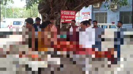किशनगंज: किशनगंज में दर्दनाक सड़क हादसा, नाबालिग चालक की लापरवाही से दो की मौत, तीन घायल
