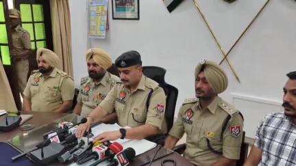 ਸੰਗਰੂਰ: ਸੰਗਰੂਰ ਪੁਲਿਸ ਵੱਲੋਂ ਜੇਲ ਵਿੱਚ ਤੈਨਾਤ ਡੀਐਸਪੀ ਸਿਕਿਉਰਟੀ ਗੁਰਪ੍ਰੀਤ ਸਿੰਘ ਉੱਤੇ ਮਾਮਲਾ ਦਰਜ ਕਰ ਭੇਜਿਆ ਜੇਲ