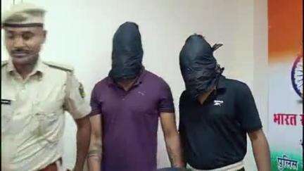 बिहार: लहेरी थाना पुलिस ने देवी सराय पेट्रोल पंप के पास से दो साइबर अपराधियों को ठगी के सामान के साथ गिरफ्तार किया