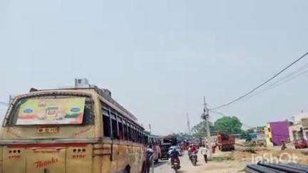 পুরুলিয়া ২: পুরুলিয়ার গোশালা লেভেল ক্রসিং এর জ্যামের কারণে নিত্যদিনের সমস্যায় পড়ছেন সাধারণ মানুষ থেকে রোগীরা #jansamasya