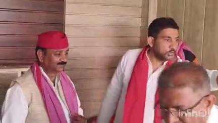 दातागंज: दातागंज नगर में पूर्व विधानसभा प्रत्याशी रचित गुप्ता के आवास पर पहुंचे सपा प्रदेश अध्यक्ष