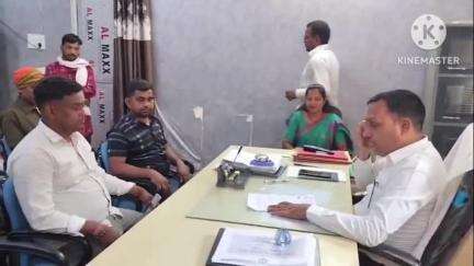 घाघरा: डग़डगीया खरसाला के आदिवासी परिवार ने घाघरा बीडीओ से सड़क निर्माण की मांग की