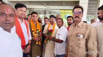 जगदलपुर: मंत्री टंकराम वर्मा और मंत्री केदार कश्यप पहुंचे जगदलपुर, मां दंतेश्वरी एयरपोर्ट में भाजपाइयों ने किया स्वागत