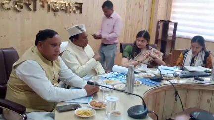 टिहरी: सरकार की योजनाओं का अधिक से अधिक प्रचार-प्रसार करें अधिकारी: उपाध्यक्ष देशराज कर्णवाल