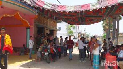 कौआकोल: ऑपरेशन रक्षक में कारगिल में शहीद पांडेयगंगौट के जवान मनीष कुमार की पत्नी ने पत्रकारों से की बातचीत