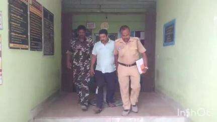 পোলবা-দাদপুর: বেআইনি চোলাই মদ বিক্রির অভিযোগে পোলবার দিল্লি রোডের অনন্তপুর মোড় সংলগ্ন এলাকা থেকে গ্রেফতার এক ব্যক্তি