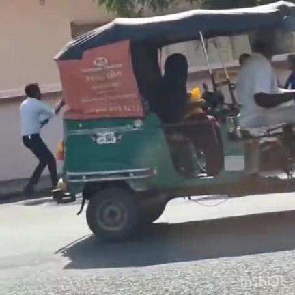 મણિનગર: શાહીબાગ વિસ્તારમાં મારામારીની ઘટના, વીડિયો થયો વાયરલ