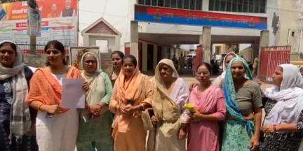 बागपत: कस्बा टटीरी की आरोपित पक्ष की महिला ने एसपी से गुहार लगाई, कहा- फर्जी मुकदमा दर्ज कर दुकान पर कब्जा किया गया