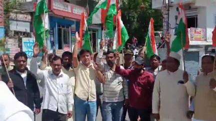 टिहरी: समाज कल्याण योजना अनुश्रवण समिति उपाध्यक्ष के नेतृत्व में नई टिहरी में निकाली गई तिरंगा यात्रा #OperationSindoor
