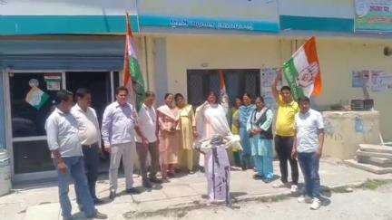 टिहरी: भाजपा के मंत्री विजय शाह के विवादित बयान पर भड़के कांग्रेसी, नई टिहरी में किया पुतला दहन