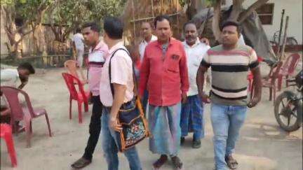 কুশমুণ্ডী: ভিনরাজ্যে ট্রেনে মৃত্যু কুশমন্ডির যুবকের, পাশে পঞ্চায়েত সমিতির কৃষি কর্মাধ্যক্ষ