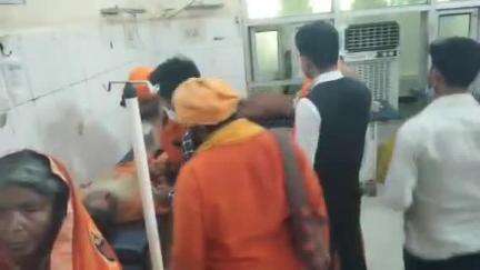 सीतापुर: खैराबाद के पुरानी बाजार में संगत की जमीन पर बनी दुकान के किराया मांगने पर बाबा की जमकर पिटाई, कराया गया भर्ती