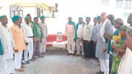महमूदाबाद: महमूदाबाद में भारतीय किसान यूनियन टिकैत ने किसानों के मसीहा बाबा महेंद्र सिंह टिकैत की पुण्यतिथि मनाई