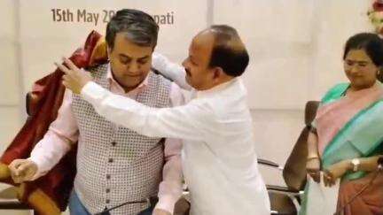 కనిగిరి: తిరుపతిలోజరిగిన ఫైనాన్స్ కమిషన్ సమావేశంలో కనిగిరి మున్సిపాలిటీ అభివృద్ధికి నిధులు ఇవ్వాలని కోరిన మున్సిపల్ చైర్మన్ గఫార్