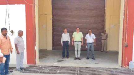 झालरापाटन: झालावाड़ जिला निर्वाचन अधिकारी ने ईवीएम वेयरहाऊस का मासिक निरीक्षण किया, साफ-सफाई रखने सहित अन्य आवश्यक निर्देश दिए