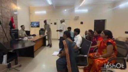 नवादा: समाहरणालय स्थित पुलिस कार्यालय में एसपी अभिनव धीमान ने जनता दरबार का आयोजन किया