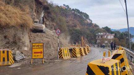 सोलन: उपमंडल में PWD विभाग द्वारा 5 सड़कों और मल्टी स्पेशलिटी अस्पताल के निर्माण कार्य की प्रगति