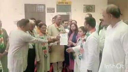 अनूपशहर: मध्य प्रदेश के कैबिनेट मंत्री विजय शाह के खिलाफ कांग्रेस कार्यकर्ताओं ने अनूपशहर तहसील परिसर में किया प्रदर्शन
