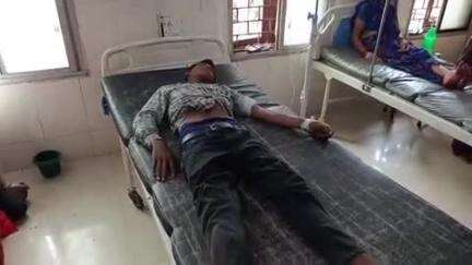 टीकमगढ़: आरोपी को पकड़ने गई कोतवाली पुलिस को देख आरोपी ने डाई खाया, हालत बिगड़ी, जिला अस्पताल में भर्ती