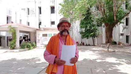 ललितपुर: पीड़ित ने अपनी जमीन पर कब्जा करने में विपक्षियों द्वारा बाधा उत्पन्न करने का आरोप लगाया, जिला अधिकारी से की शिकायत