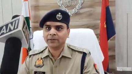 बलरामपुर समाचार ट्रक और कार में हुई टक्कर के बाद थाना कोतवाली देहात में मृतक लोगों दुर्घटनाग्रस्त लोगों के बारे मेंबता