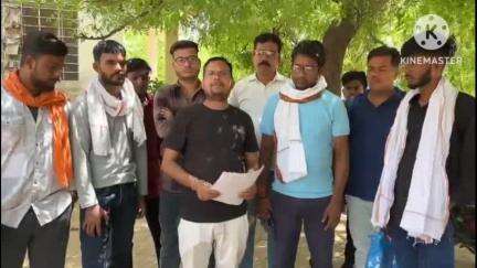 दौसा: बड़ी संख्या में गौ सेवक संगठन और पशु पक्षी सेवा संगठन के प्रतिनिधि पहुंचे जिला कलेक्ट्रेट, जिला कलेक्टर को दिया ज्ञापन