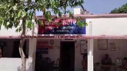 कालपी: कदौरा कस्बे में अज्ञात ट्रक की टक्कर से एक व्यक्ति की मौत के मामले में पुलिस ने अज्ञात ट्रक चालक पर दर्ज किया मुकदमा