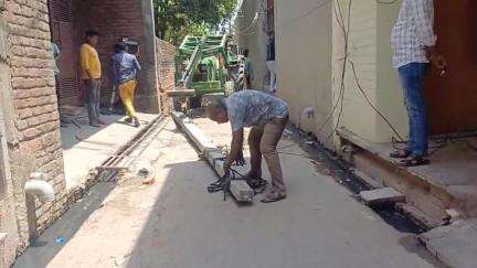 चांदपुर: नूरपुर में बिजली का पॉल आँधी से गिरने की कगार पर चल रहा था सभासद ने बिजली विभाग से की शिकायत
#jansamasya