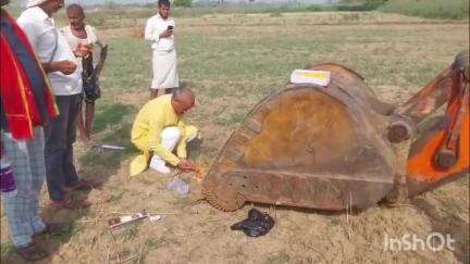 करायपरसुराय: डियावां पंचायत में जल जीवन हरियाली के तहत पाईन की उढ़ाई और जीणोद्धार का कार्य हुआ, पैक्स अध्यक्ष सोनू सिंह मौजूद रहे