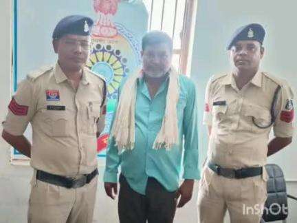 धमतरी: ग्राम जीजांमगांव में एक व्यक्ति से 30 पौवा शराब बरामद, चौकी बिरेझर पुलिस ने आबकारी एक्ट के तहत किया गिरफ्तार
