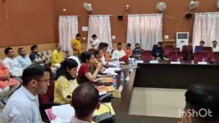 हल्द्वानी: गौलापार स्थित प्रसार प्रशिक्षण केंद्र में जिले की प्रभारी मंत्री रेखा आर्य ने जिला योजना समिति की ली बैठक