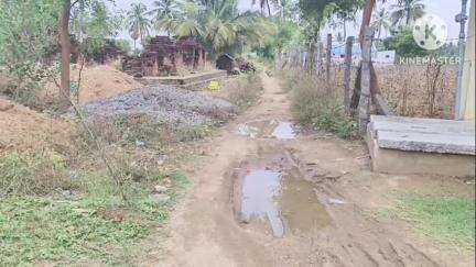 நாட்றாம்பள்ளி: வேட்டப்பட்டு பகுதியில் சாலைவசதி இல்லாமல் பொதுமக்கள் அவதி துரைசார்ந்த அதிகாரிகள் விரைந்து நடவடிக்கை எடுக்க வேண்டும் என பொதுமக்கள் கோரிக்கை#localissue