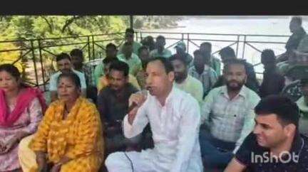 नैनीताल: राज्य आंदोलनकारी हरीश पनेरु के नेतृत्व में स्थानीय लोगों ने जिला विकास प्राधिकरण के खिलाफ किया प्रदर्शन, CM को भेजा पत्र