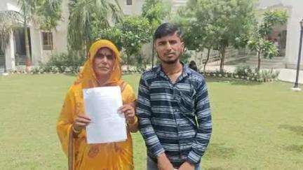कासगंज: ब्रह्मपुरी की रहने वाली महिला को 2 बेटों ने मारपीट कर घर से निकाला, महिला ने एसपी से लगाई गुहार