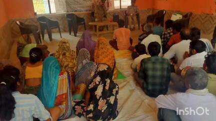 अलीगंज: एडीजी जोन आगरा के निर्देशन में ऑपरेशन जागृति फेस 4.0 अभियान के तहत फर्दपुरा गांव में हुआ कार्यक्रम