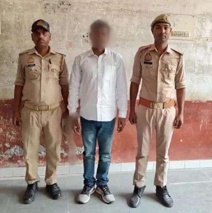 मऊ: सरायलखंसी पुलिस ने एक जिलाबद़र अपराधी को गिरफ्तार किया