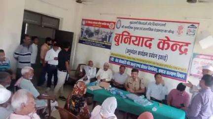 पुपरी: पुपरी के बुनियाद केंद्र में श्रवण दिव्यांगों को श्रवण यंत्र का किया गया वितरण