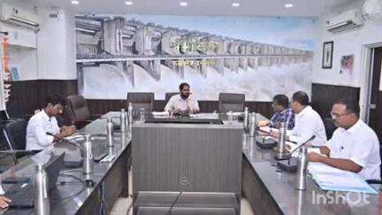 धमतरी: जिला कार्यालय में कलेक्टर ने निर्माण एजेंसियों के कामों की समीक्षा की, अछोटा पुल की मरम्मत के लिए प्रस्ताव बनेगा