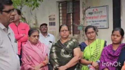 कोपरगाव: शहरात सातत्याने वीज पुरवठा खंडित, शहरातील महिलांनी महावितरण कार्यालयात विचारला जाब #jansamasya