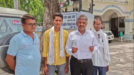 मैनपुरी: बिछवा क्षेत्र में दबंगों द्वारा पीड़ित के खेत में जबरन डाली जा रही मिट्टी, पीड़ित ने एसपी से की शिकायत