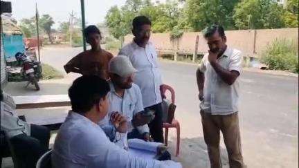 तमकुही राज: बिहार सीमा पर बहादुरपुर छतर पट्टी में बनेगा उत्तर प्रदेश प्रवेश द्वार, एसडीएम और पीडब्ल्यूडी अधिकारियों ने किया निरीक्षण