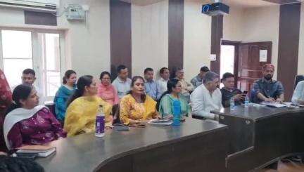 सोलन: सोलन में पार्किंग बनी गांववासियों की मुसीबत, चालान इलाज से महंगा पड़ रहा: BDC उपाध्यक्ष लक्ष्मी ने व्यवस्था पर साधा निशाना