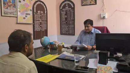हिण्डोली: संभागीय आयुक्त ने लेसरदा गौशाला का निरीक्षण किया, व्यवस्थाओं पर जताया संतोष