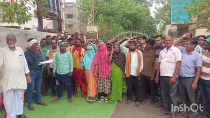 राजनांदगांव: शहर के राम दरबार के पास एफसीआई गोदाम के बाहर श्रमिकों ने किया प्रदर्शन