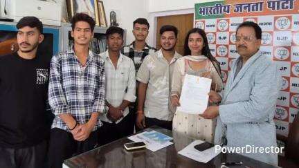 ओखलकांडा: ओखलकांडा ब्लॉक के ग्रामीणों ने सांसद अजय भट्ट को सड़क की समस्या को लेकर ज्ञापन सौंपा