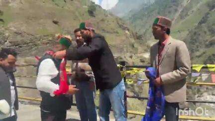 निचार: प्रदेश युवा कांग्रेस अध्यक्ष छतर सिंह ठाकुर का किन्नौर दौरा, कार्यकर्ताओं ने किया जोरदार स्वागत