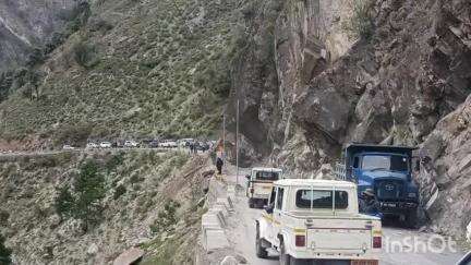 सांगला: करछम-सांगला मार्ग पर BRO के कार्य के कारण जाम, यात्री हुए परेशान