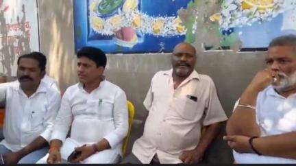 जलालगढ़: सांसद राजेश रंजन उर्फ पप्पू यादव ने शहीद रवितोष कुमार राय के
शोकाकुल परिवार से की मुलाकात, दी सांत्वना